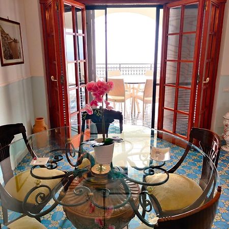 Appartamento Casa La Scogliera Praiano Esterno foto