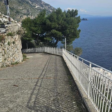 Appartamento Casa La Scogliera Praiano Esterno foto