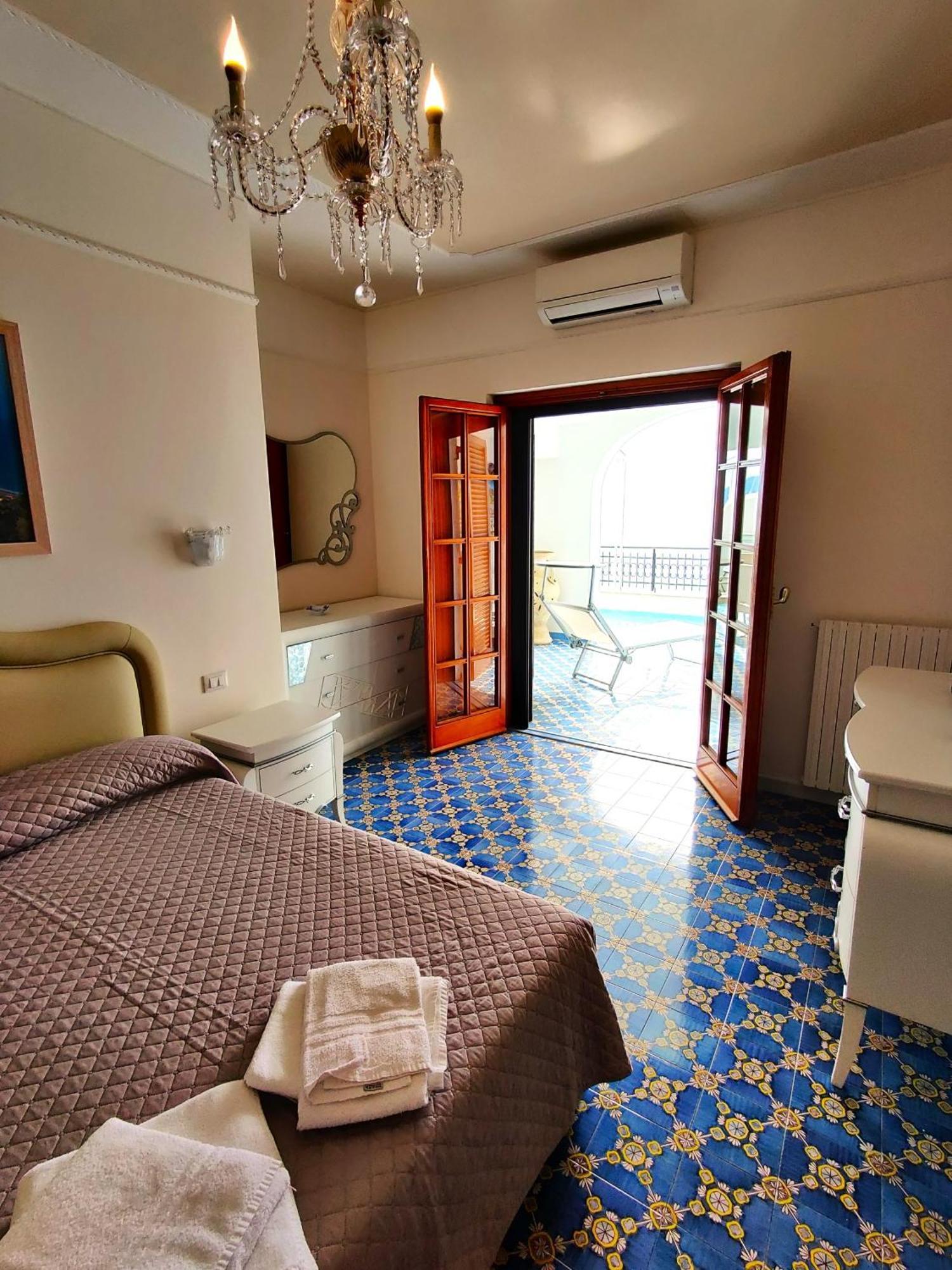 Appartamento Casa La Scogliera Praiano Esterno foto