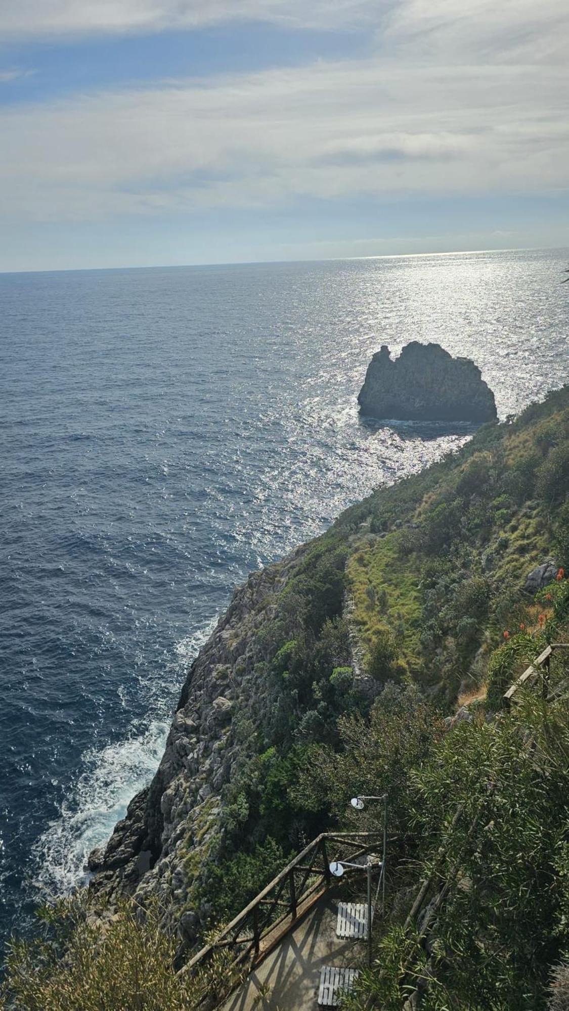 Appartamento Casa La Scogliera Praiano Esterno foto