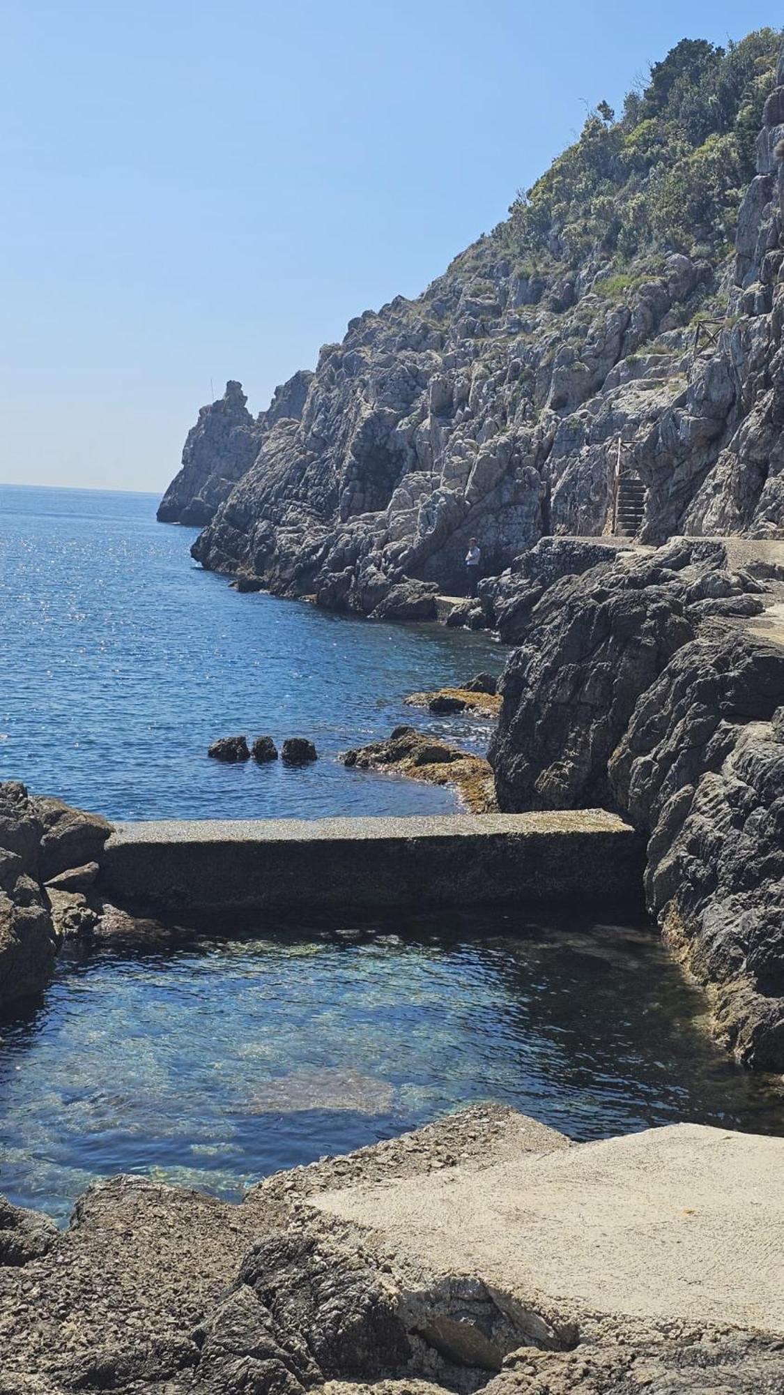 Appartamento Casa La Scogliera Praiano Esterno foto